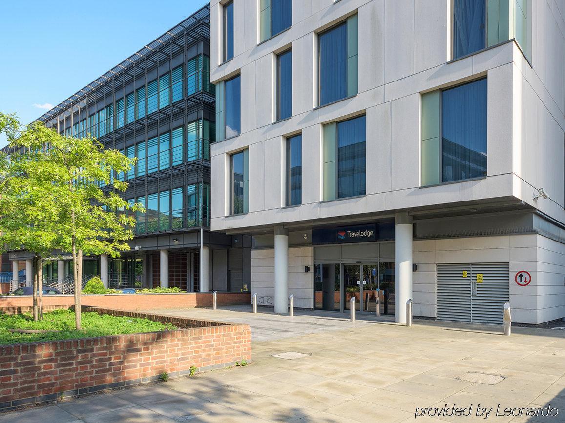 Travelodge London Ealing Exterior photo